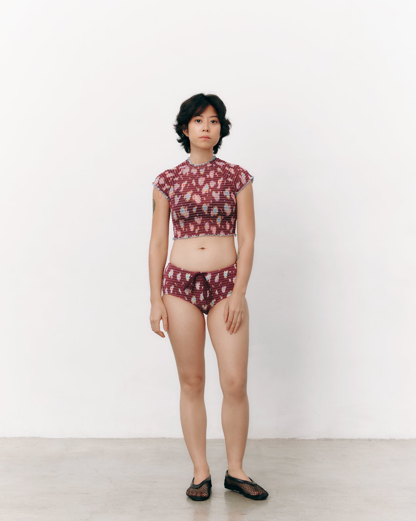 #colour_maroon daisies