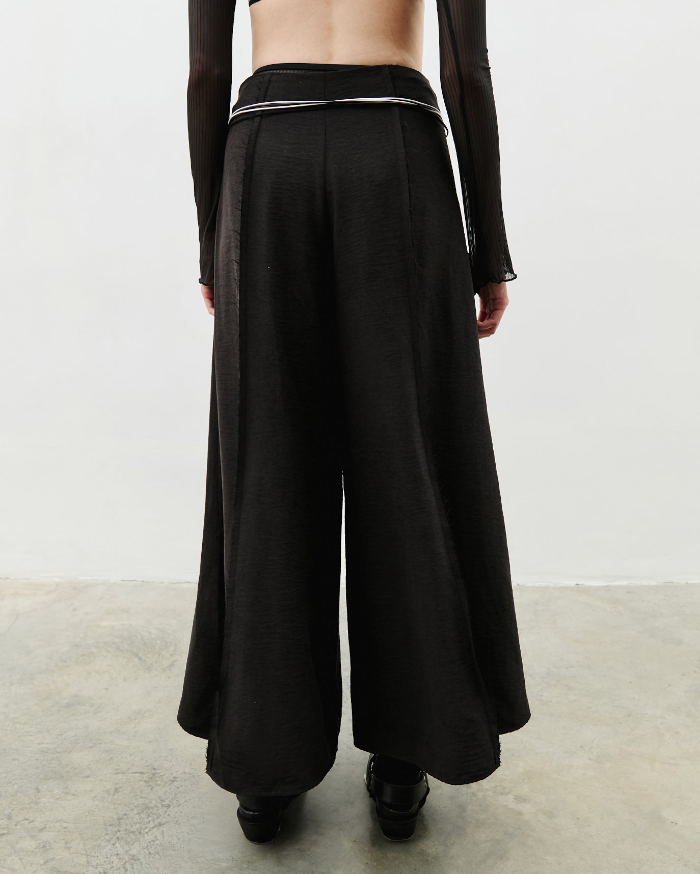 #colour_CHARCOAL BLACK