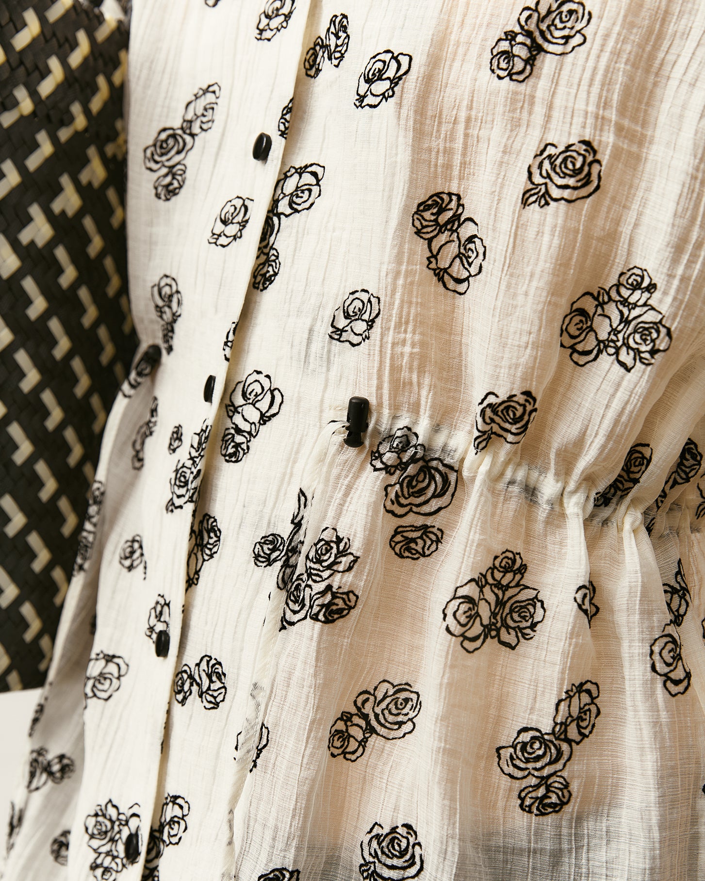 #colour_Ivory Rose