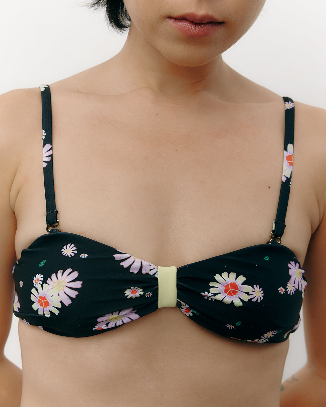 #colour_black daisies