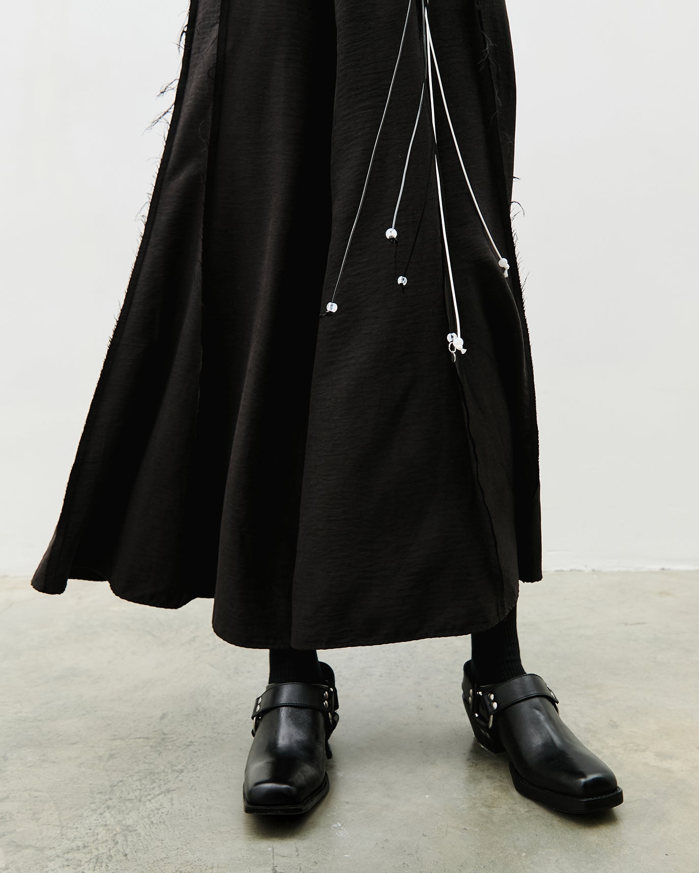 #colour_CHARCOAL BLACK